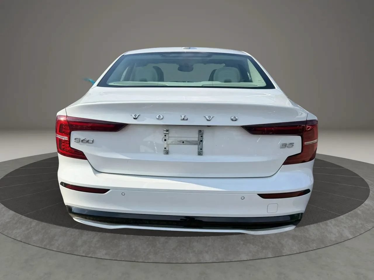 Used 2023 Volvo S60 B5 Plus FWD image 5