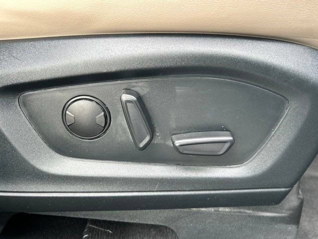 Used 2023 Ford Explorer XLT w/ Equipment Group 202A AWD/4WD image 51