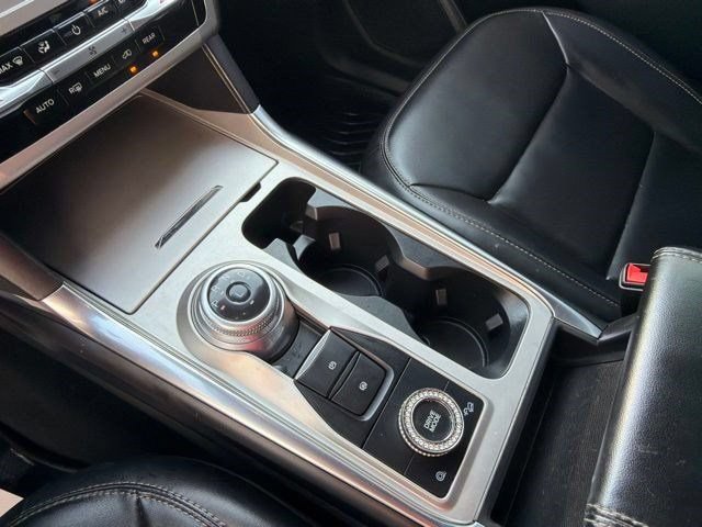 Used 2022 Ford Explorer XLT w/ Equipment Group 202A AWD/4WD image 27