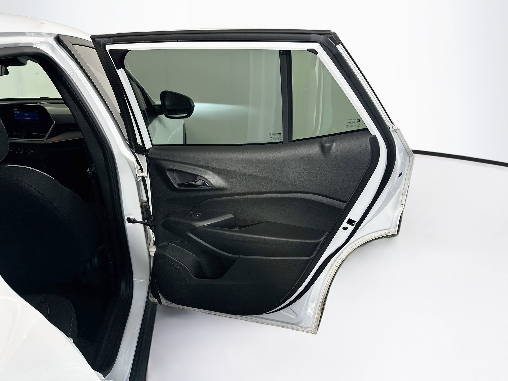 Used 2024 Chevrolet Trax LS FWD image 29