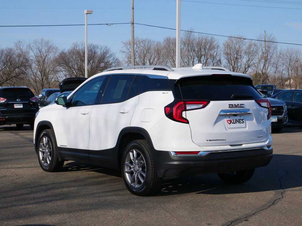 Used 2024 GMC Terrain SLT image 5