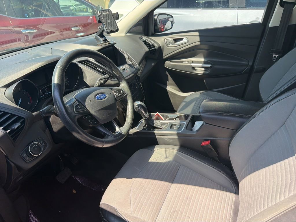 Used 2019 Ford Escape SE image 11