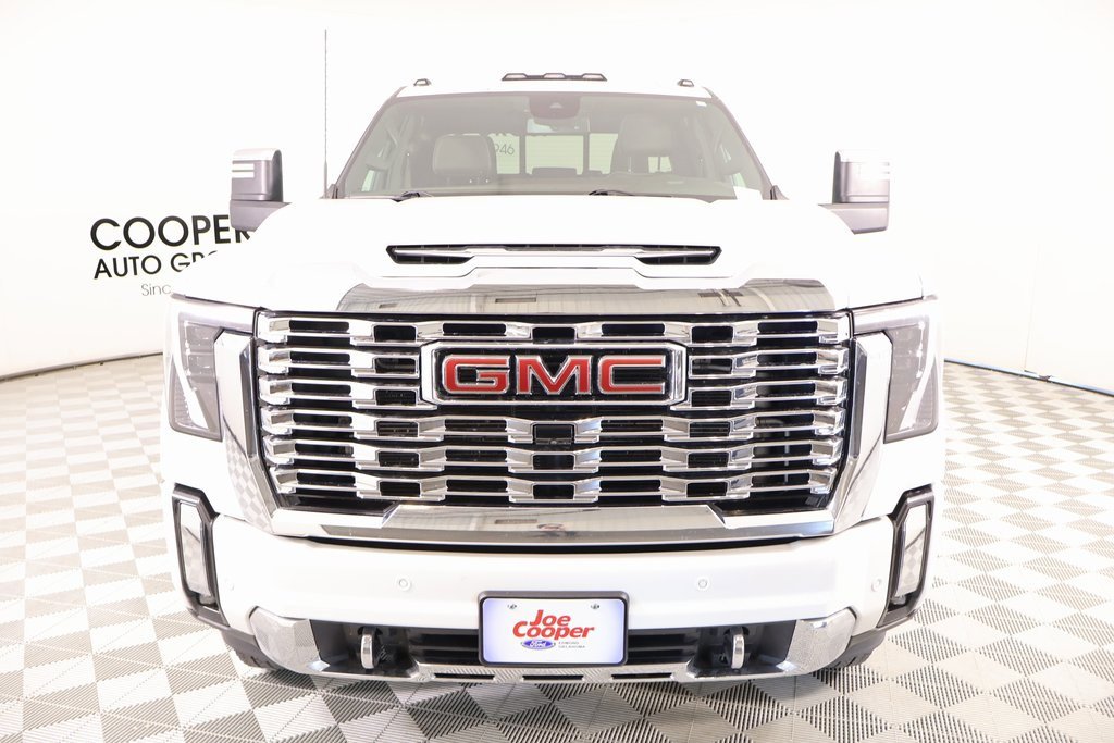 Used 2024 GMC Sierra 3500 Denali image 10