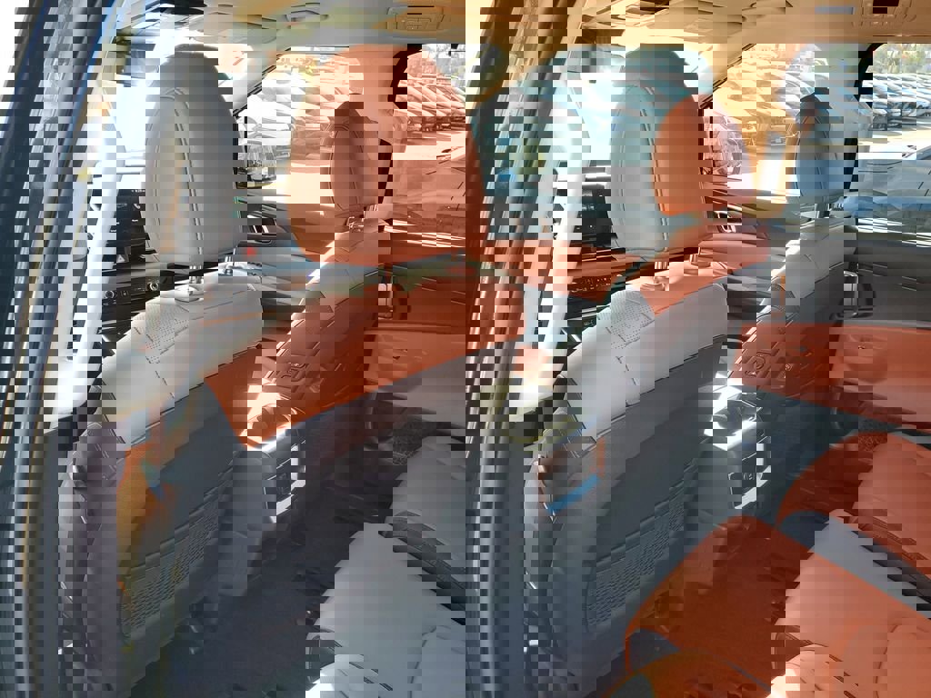 New 2026 Kia Carnival EX image 17