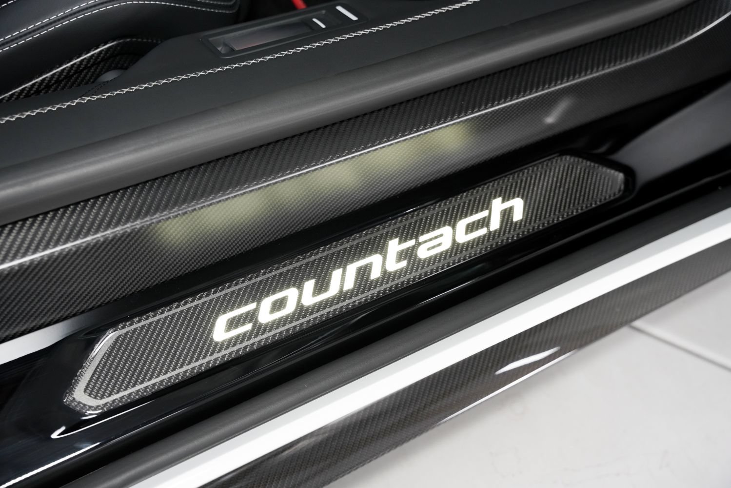 Used 2022 Lamborghini Aventador Countach AWD/4WD image 40