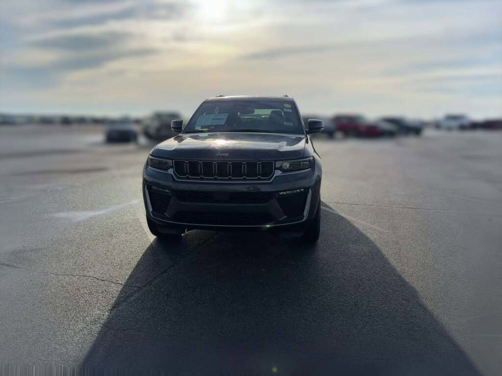 New 2026 Jeep Grand Cherokee Limited image 2