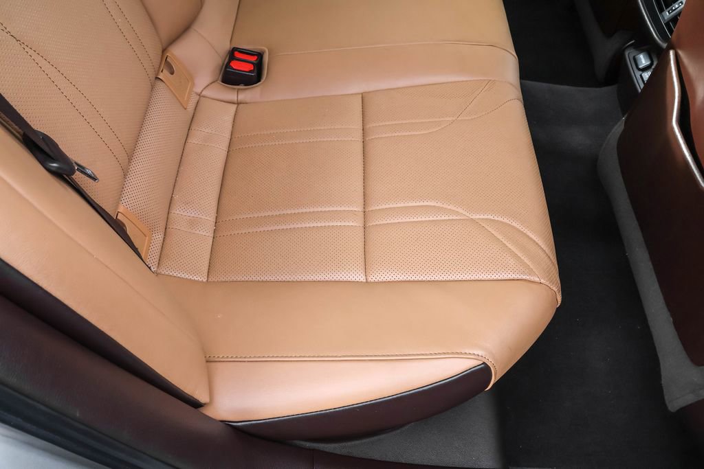 Used 2020 Lexus ES 300h 300h Luxury w/ Accessory Package 2 image 35