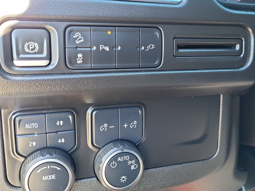 Used 2021 Chevrolet Tahoe Z71 AWD/4WD image 23