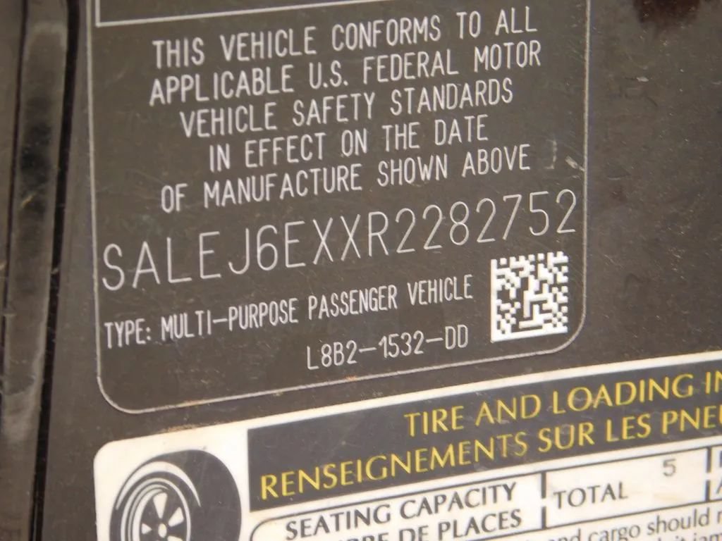 Used 2024 Land Rover Defender 90 S AWD/4WD image 24