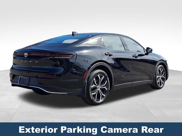 Used 2023 Toyota Crown XLE image 7