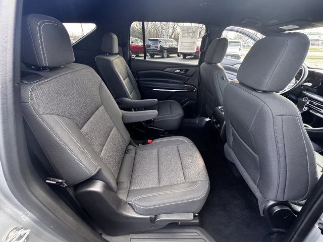 Used 2025 Chevrolet Traverse LT image 10