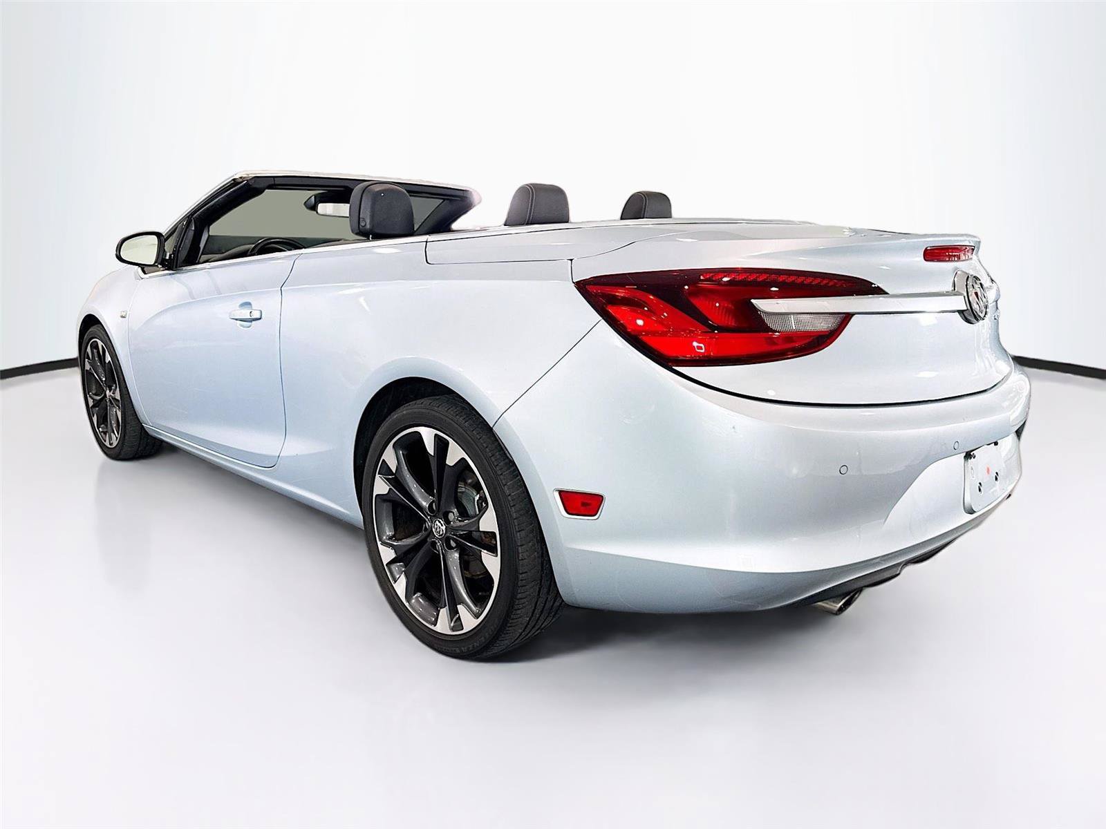 Used 2019 Buick Cascada Premium FWD image 3