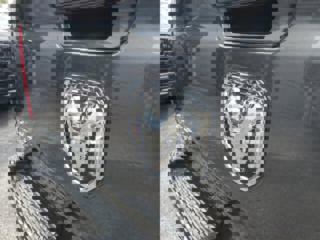 Used 2022 RAM 1500 Laramie w/ Sport Appearance Package image 10