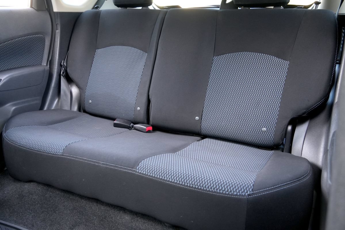 Used 2015 Nissan Versa Note SV FWD image 12