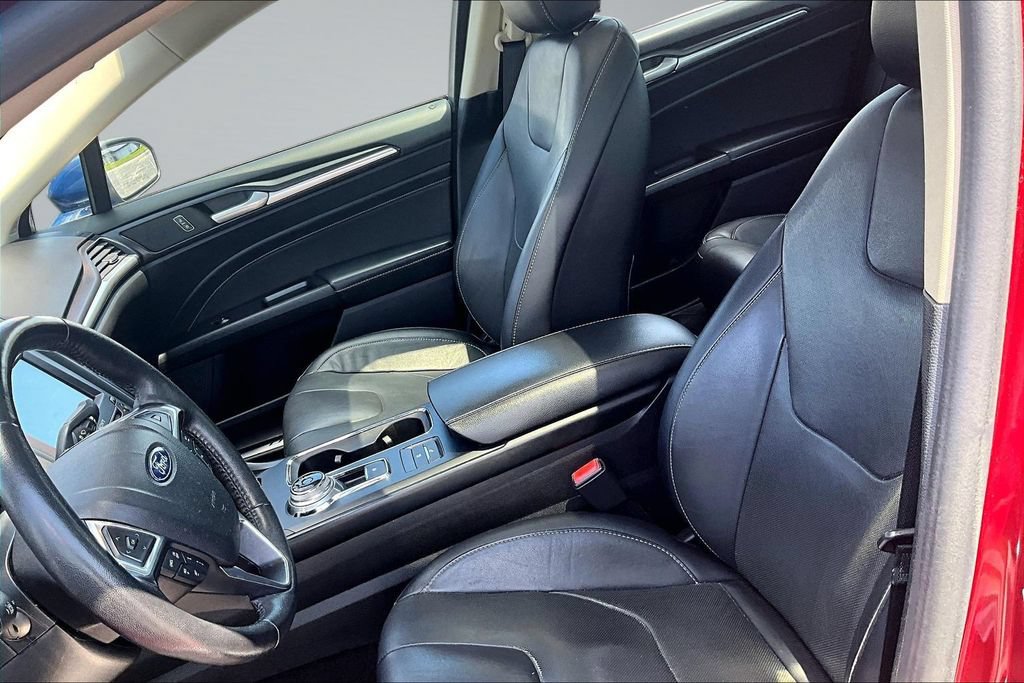 Used 2019 Ford Fusion Titanium FWD image 22