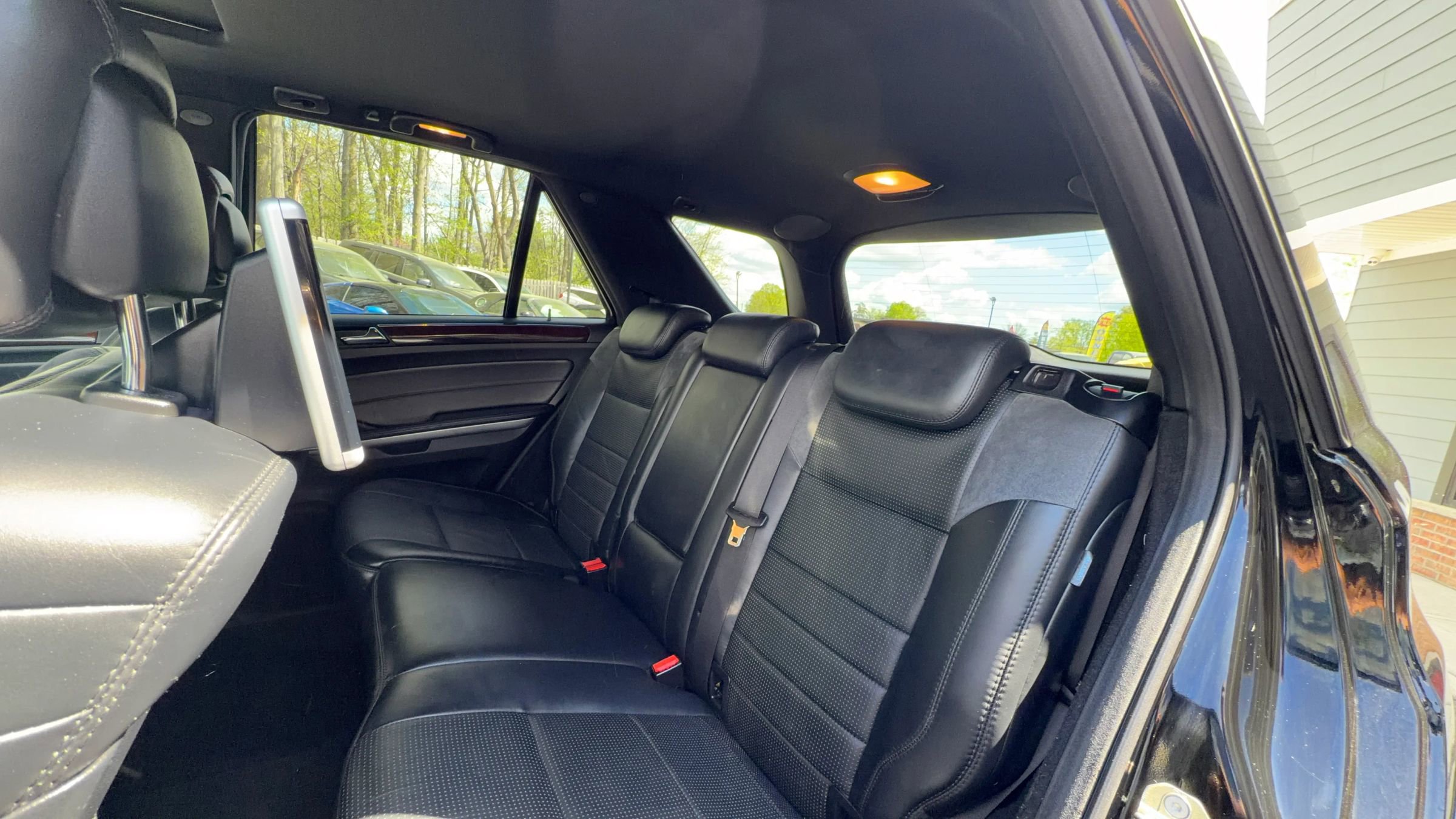 Used 2010 Mercedes-Benz ML 63 AMG 4MATIC image 20