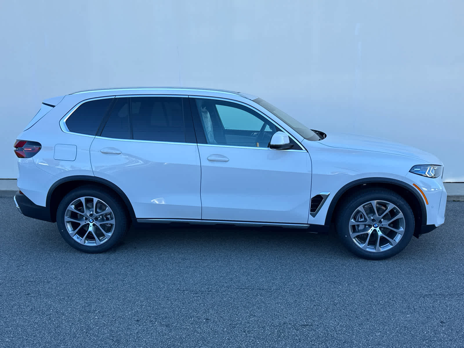 New 2026 BMW X5 xDrive40i image 3
