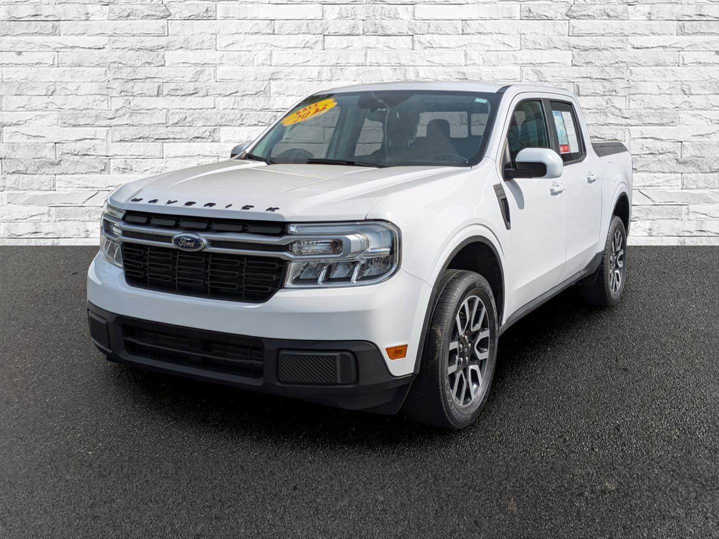 Used 2023 Ford Maverick Lariat w/ Lariat Luxury Package image 2