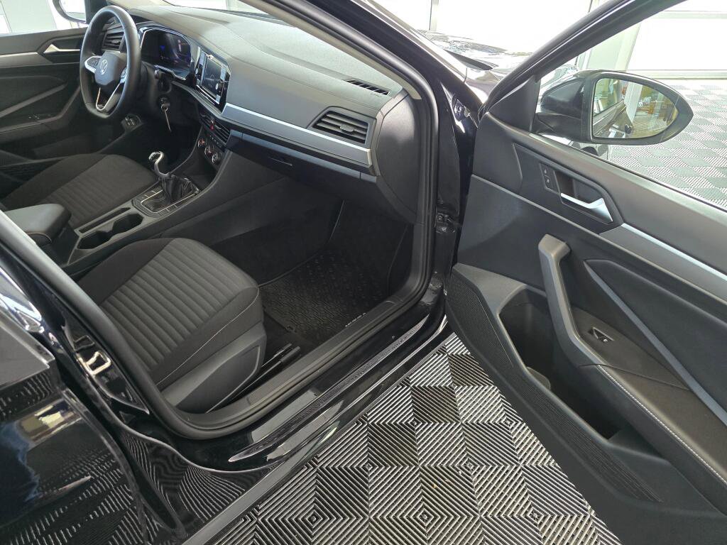 Used 2023 Volkswagen Jetta S w/ Driver Assistance Package image 39