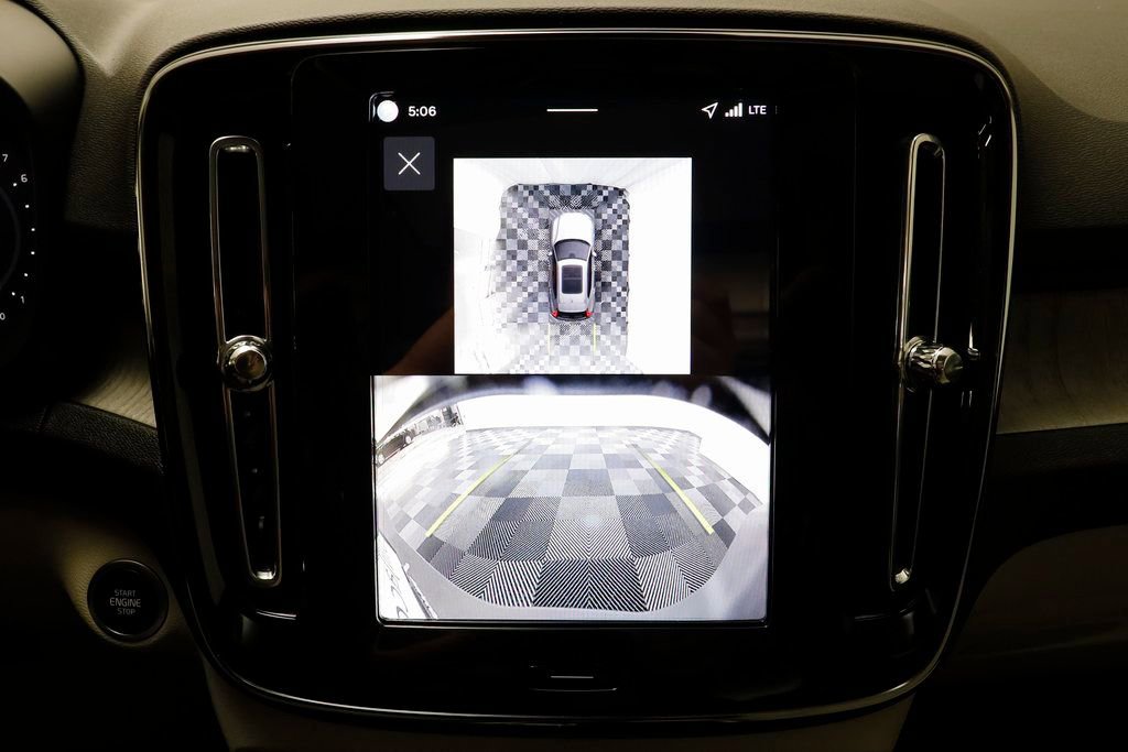 Used 2026 Volvo XC40 B5 Ultra w/ Climate Package image 11