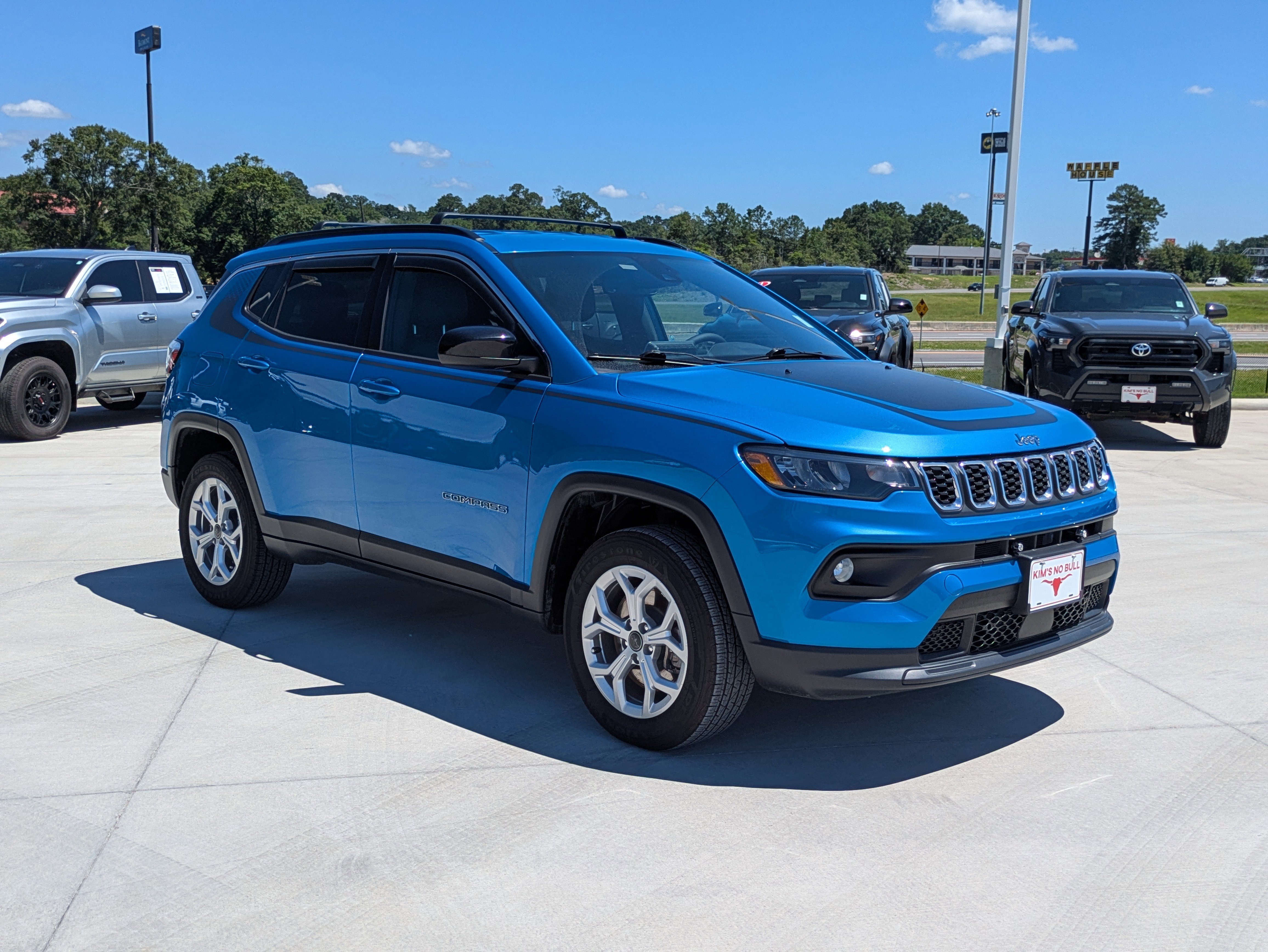 Certified 2025 Jeep Compass Latitude w/ Convenience Group AWD/4WD image 7
