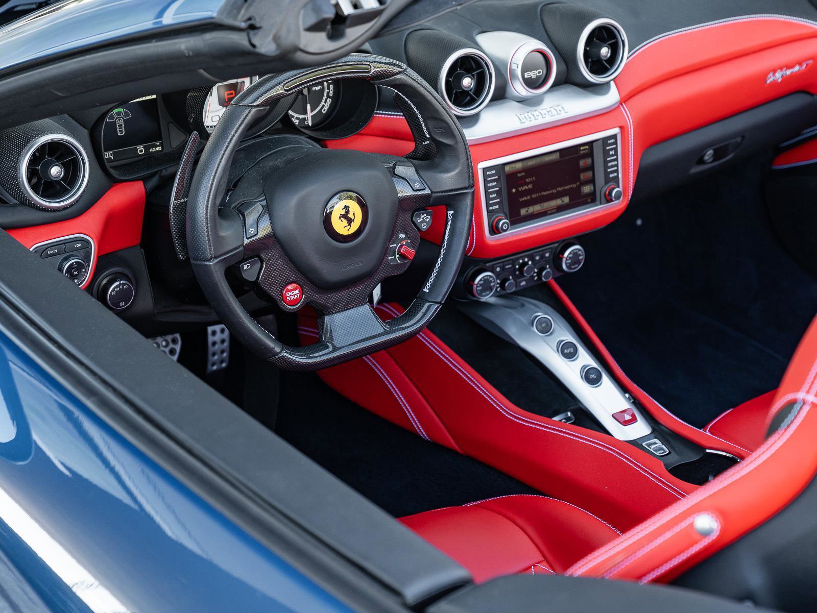 Used 2016 Ferrari California T image 24