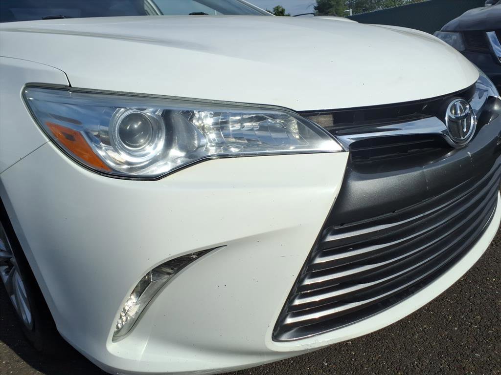 Used 2015 Toyota Camry LE image 10