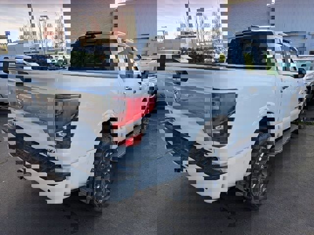 Used 2022 Nissan Titan Platinum Reserve w/ Moonroof Package image 3
