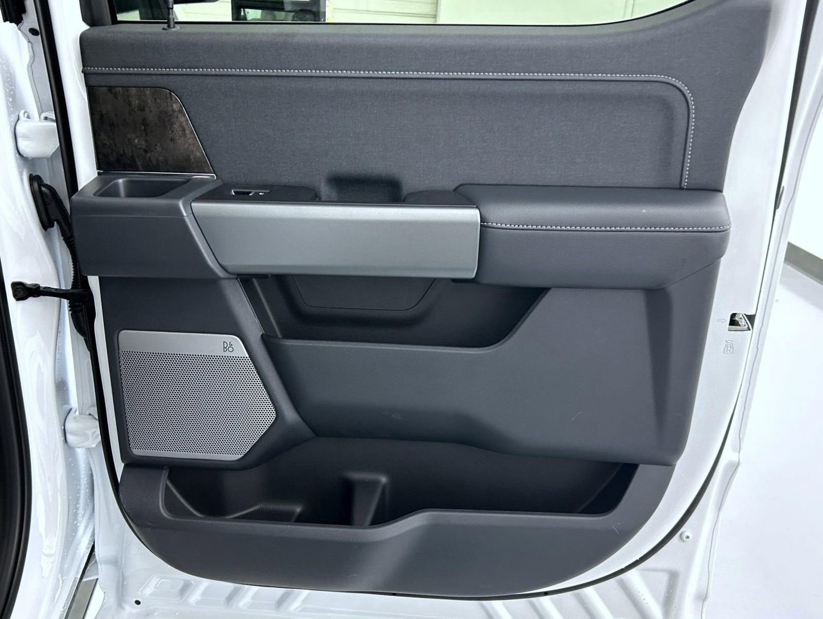 New 2026 Ford F250 Lariat w/ Chrome Package image 17