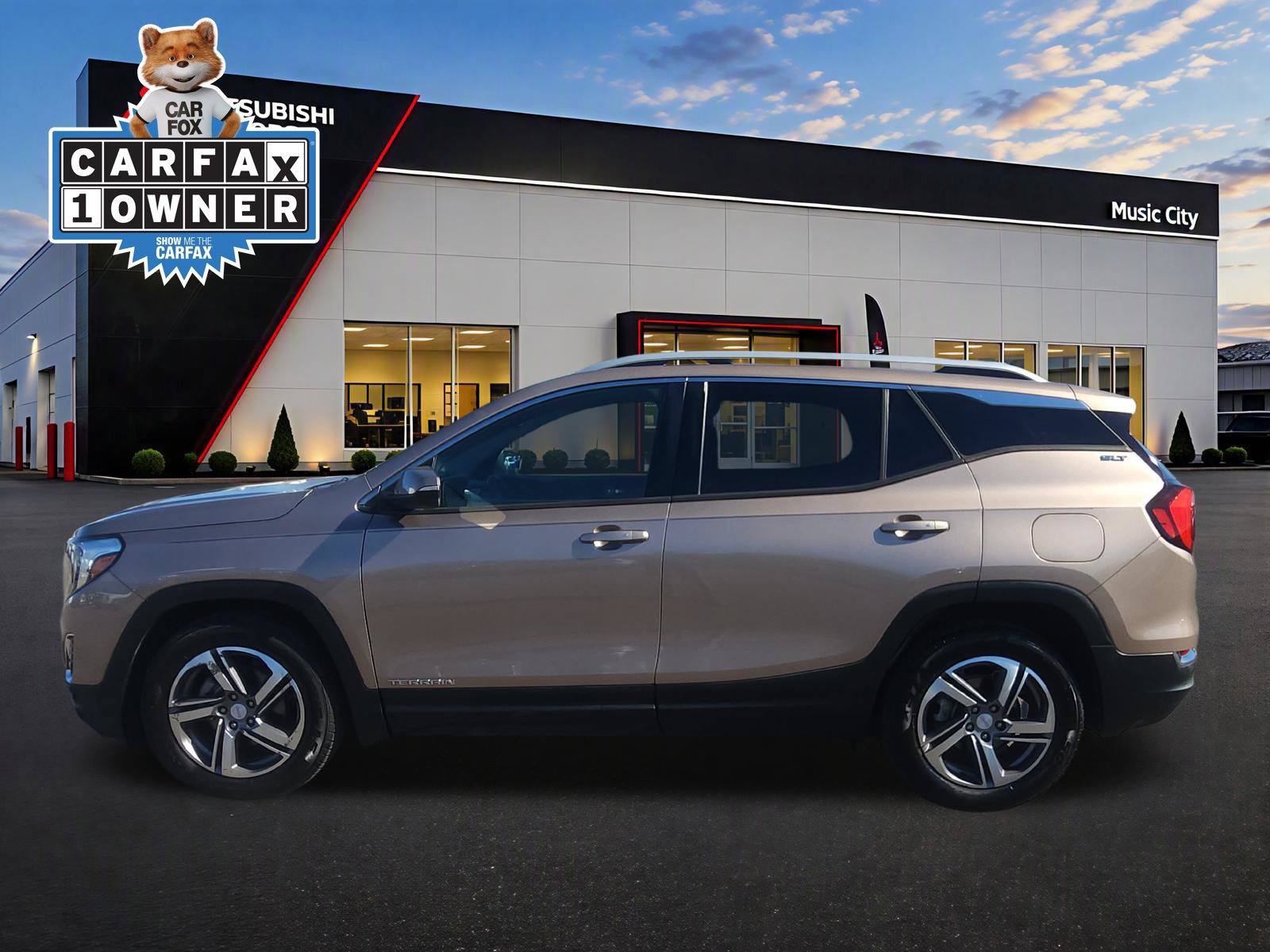 Used 2018 GMC Terrain SLT FWD image 2