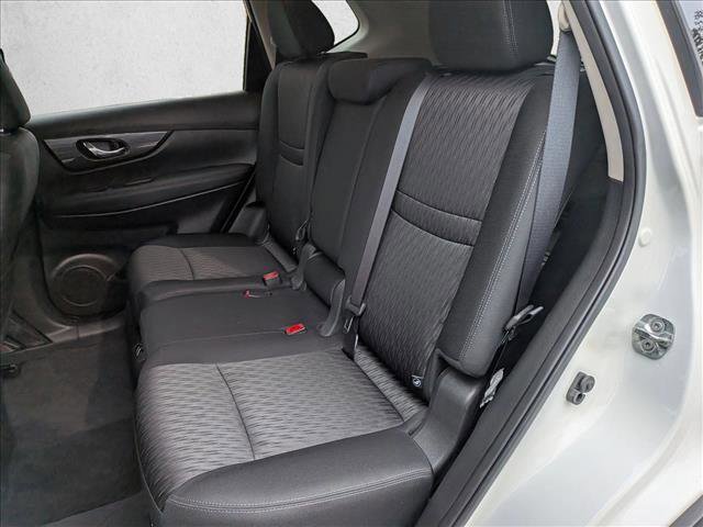 Used 2018 Nissan Rogue SV w/ Premium Package image 18