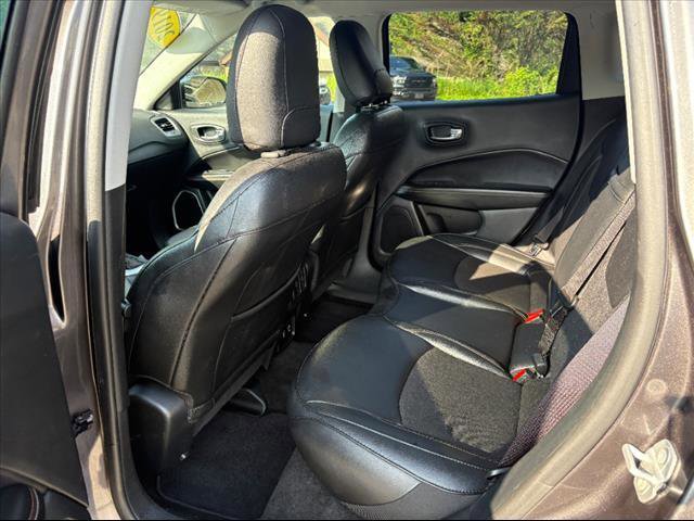 Used 2019 Jeep Compass Latitude image 32