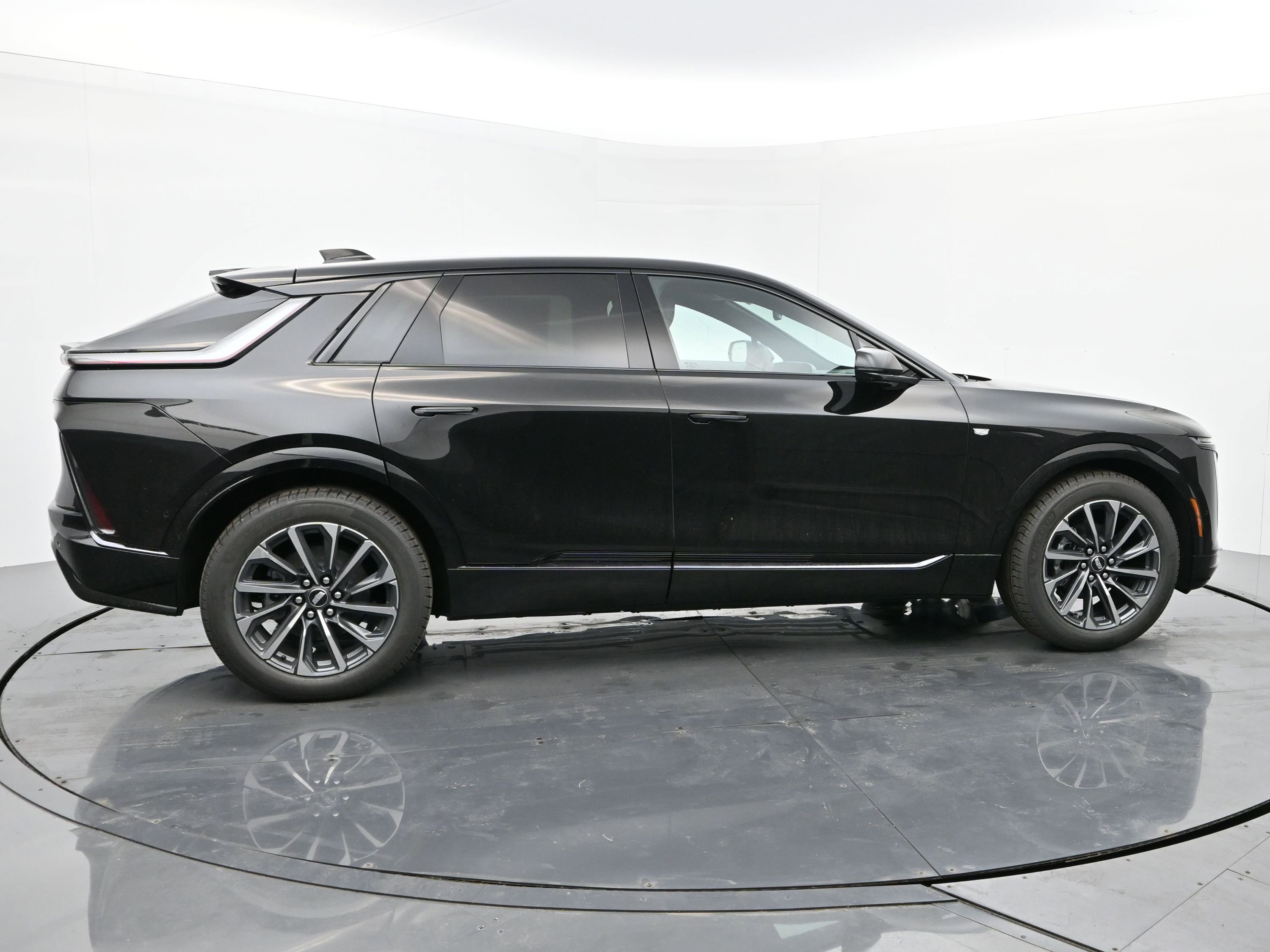 New 2025 Cadillac Lyriq Sport image 6