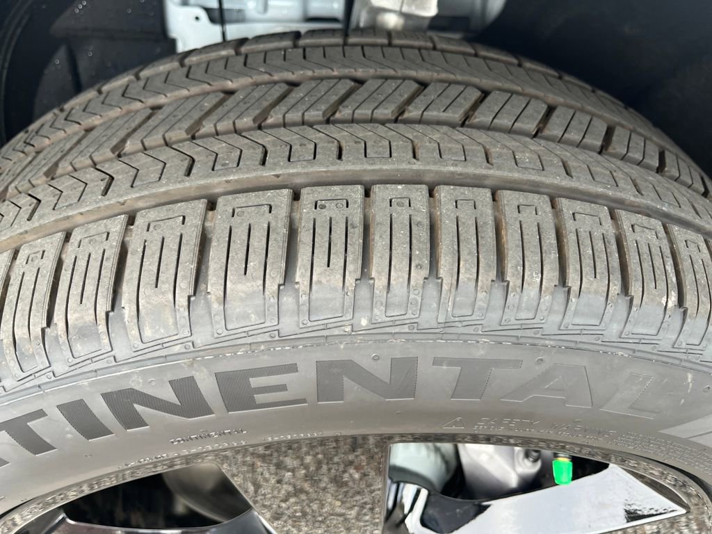 New 2026 Land Rover Defender 110 S image 12