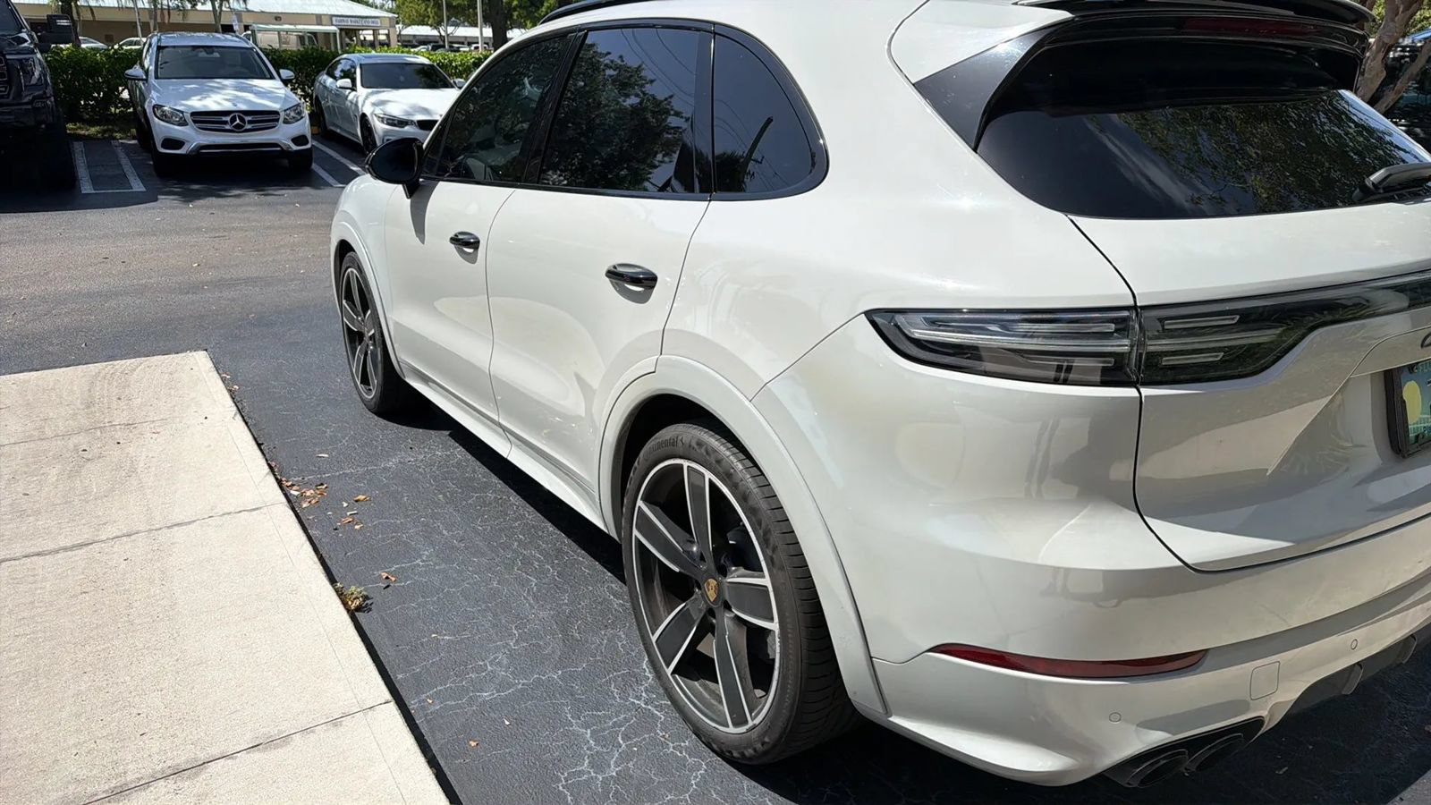 Used 2021 Porsche Cayenne Turbo AWD/4WD image 4