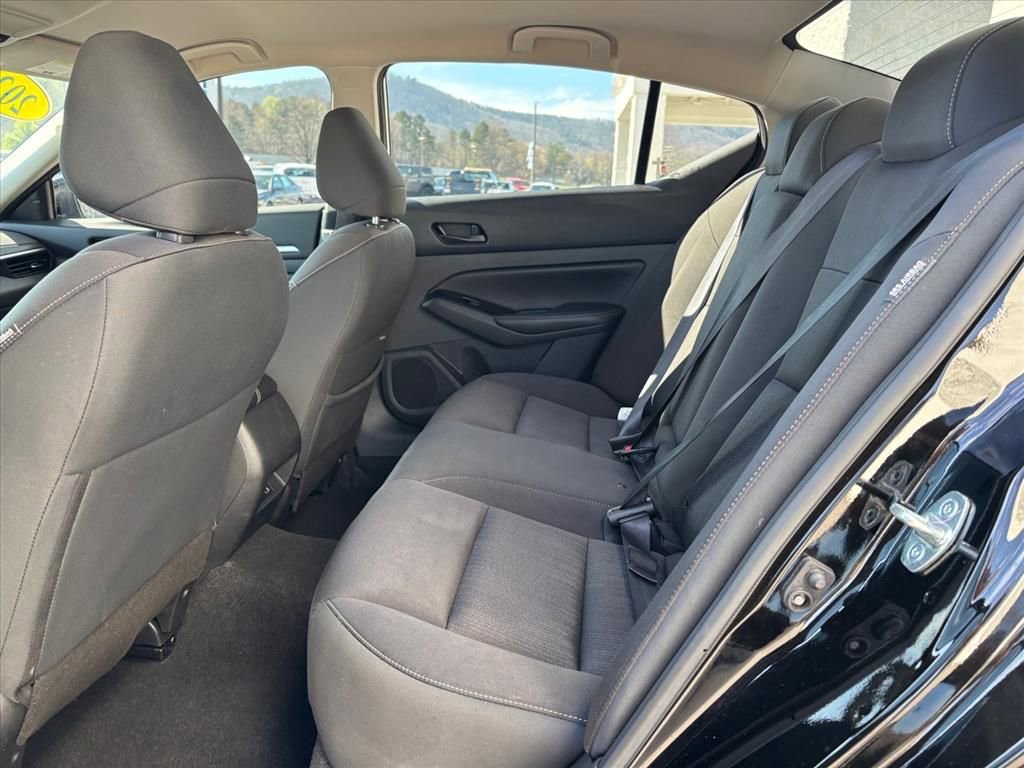 Used 2023 Nissan Altima 2.5 SV image 10