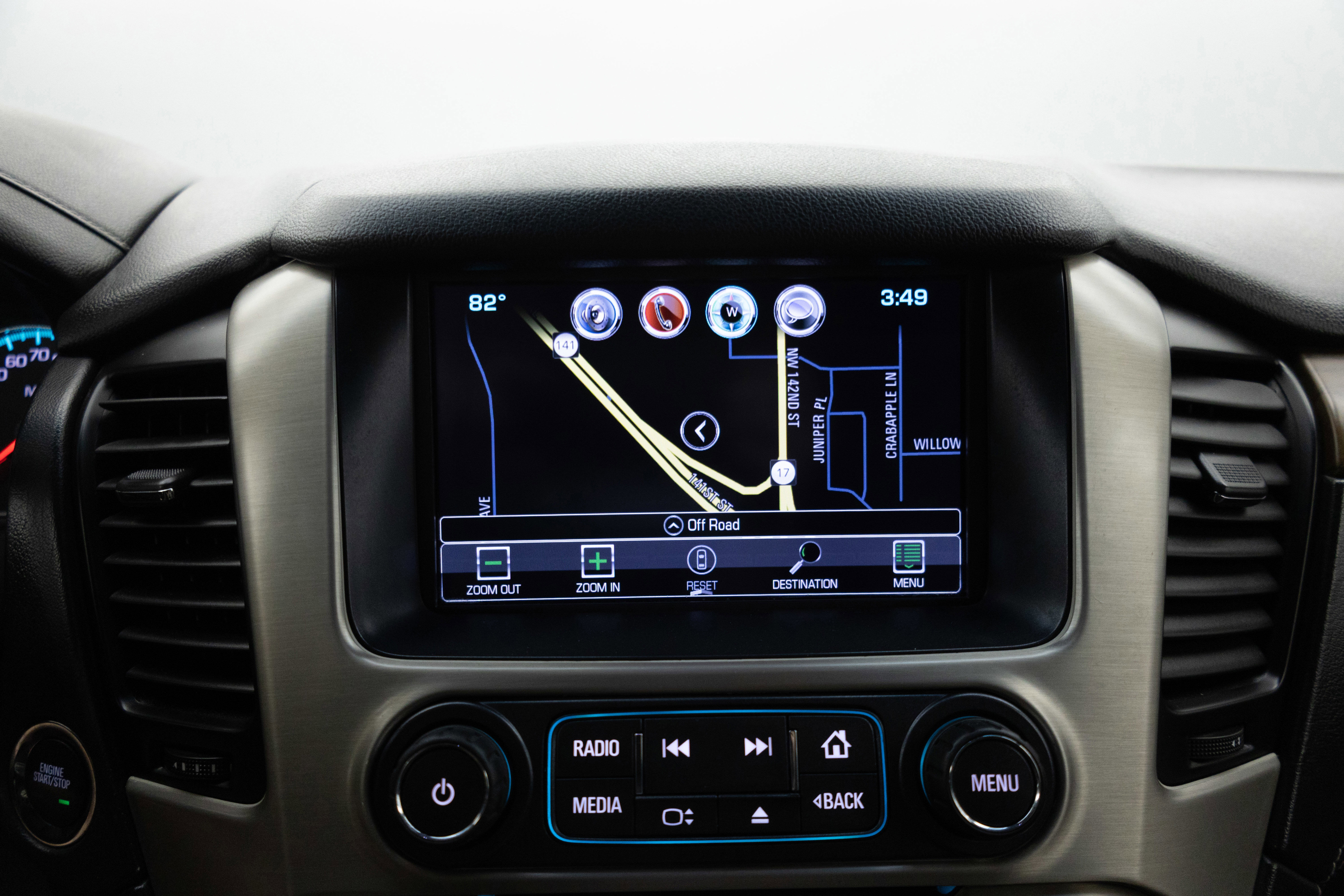 Used 2018 GMC Yukon Denali image 3