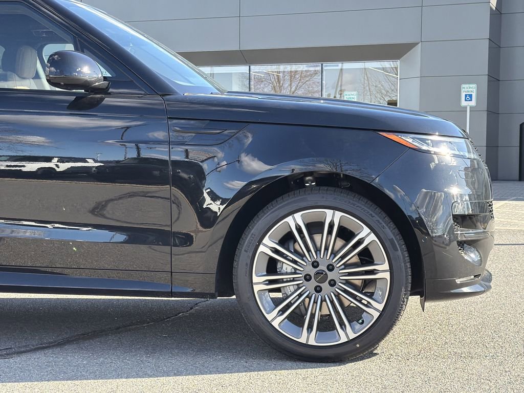 New 2026 Land Rover Range Rover Sport Dynamic SE image 8