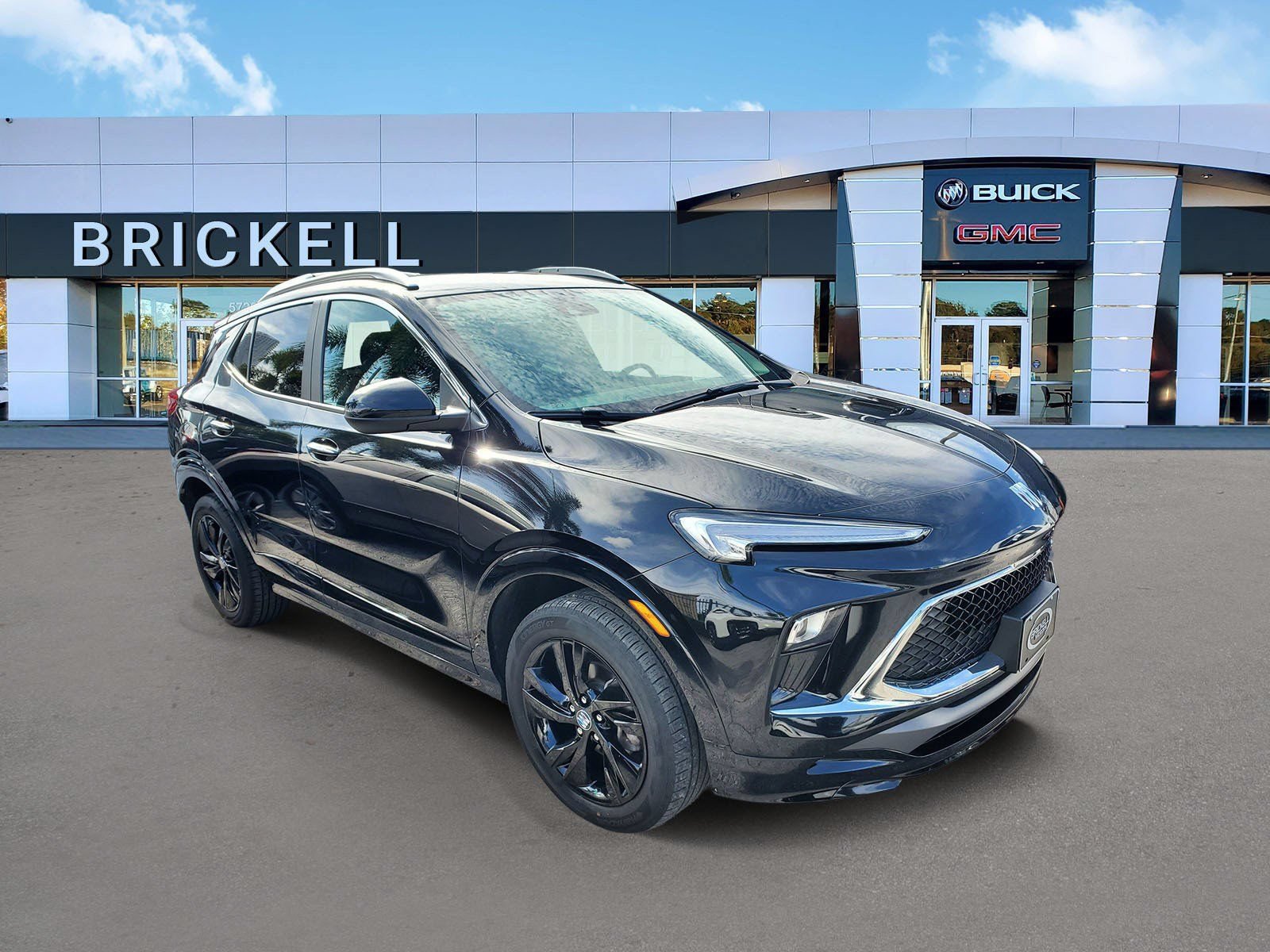 Used 2024 Buick Encore GX Sport Touring AWD/4WD image 2