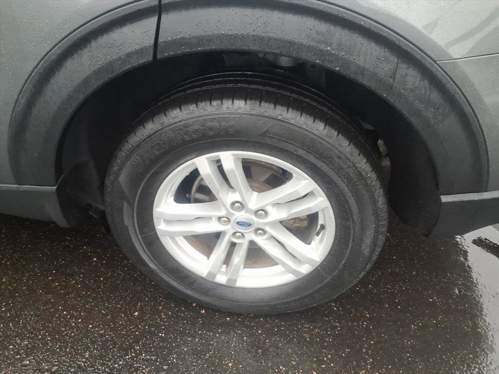 Used 2023 Ford Explorer XLT w/ Equipment Group 202A image 8