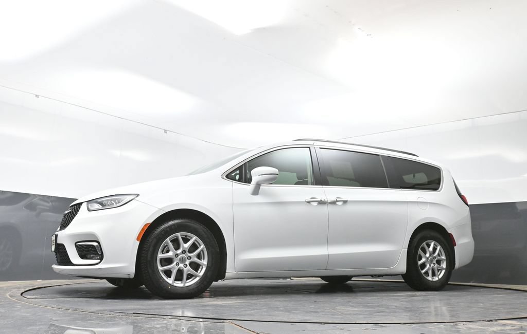Used 2022 Chrysler Pacifica Touring-L FWD image 26