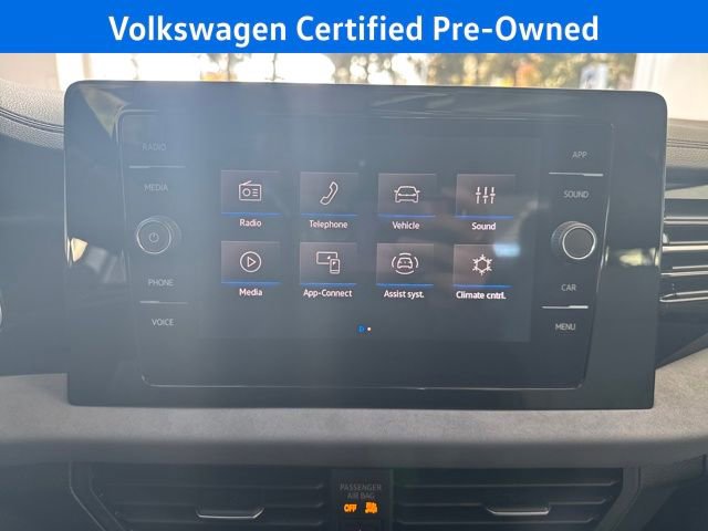 Certified 2025 Volkswagen Jetta SE w/ Sunroof Package image 23