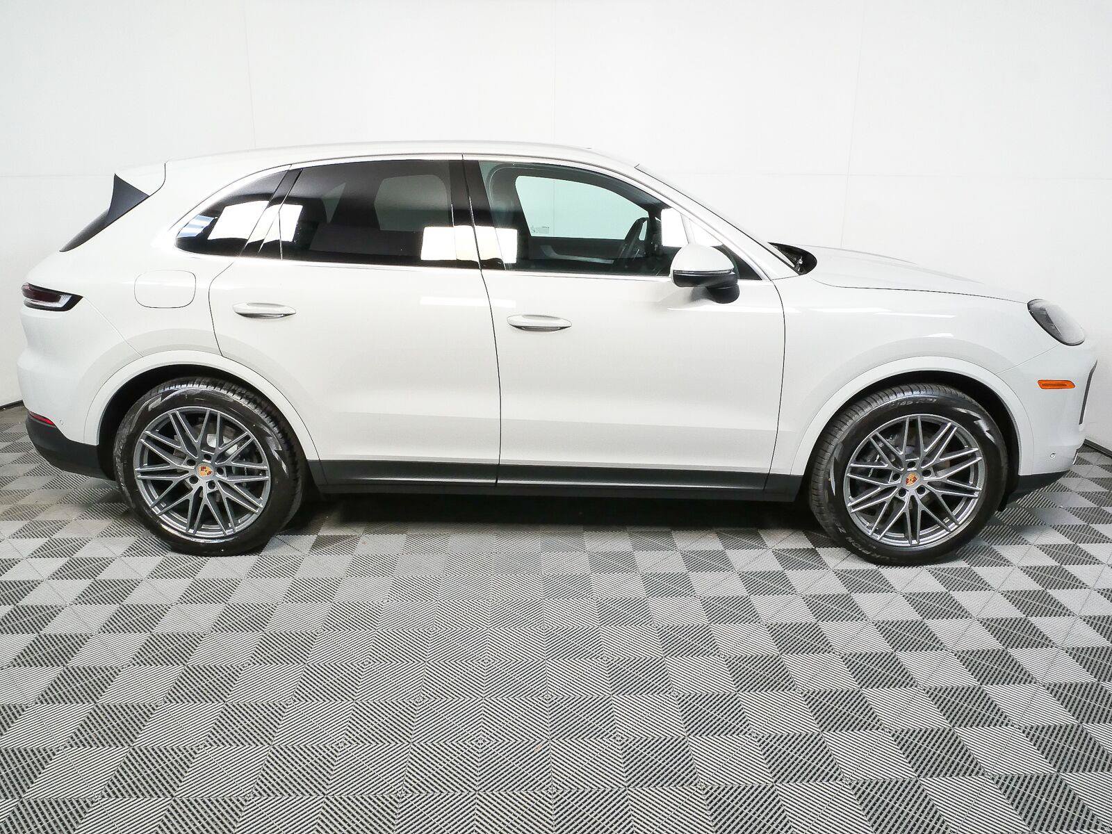 New 2026 Porsche Cayenne AWD/4WD image 27