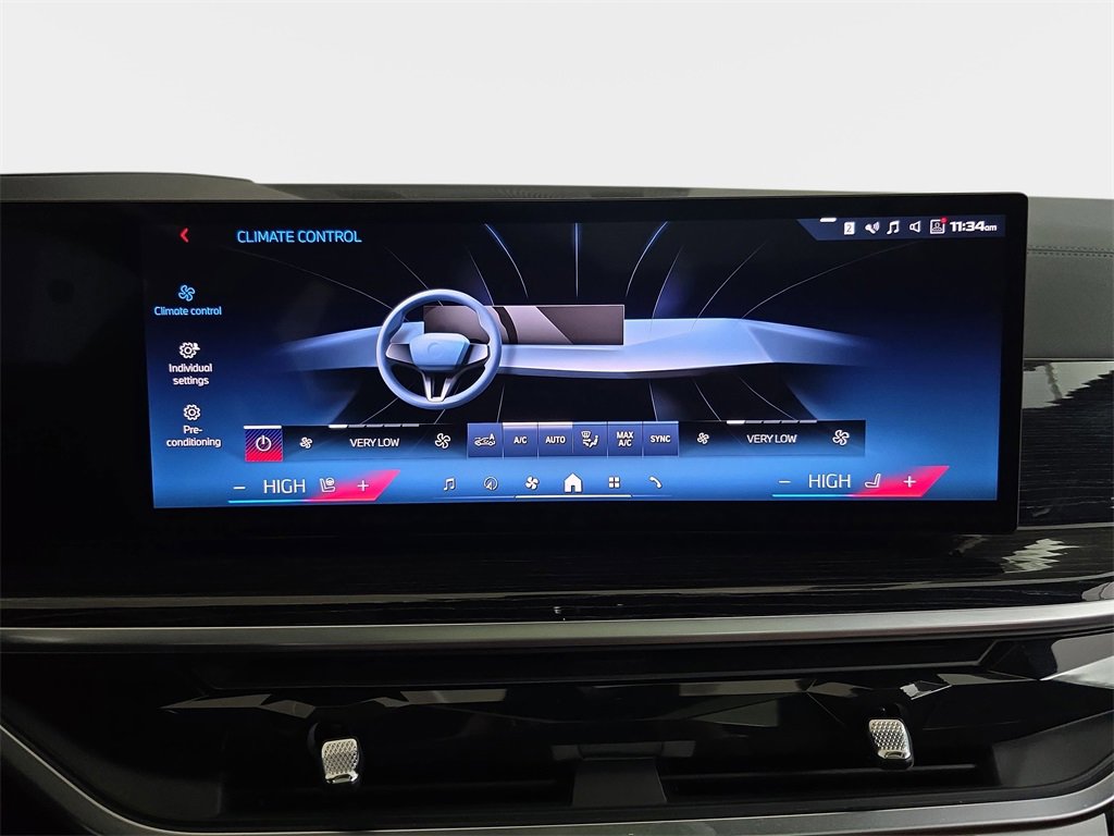 Used 2025 BMW X7 M60i w/ Executive Package image 25