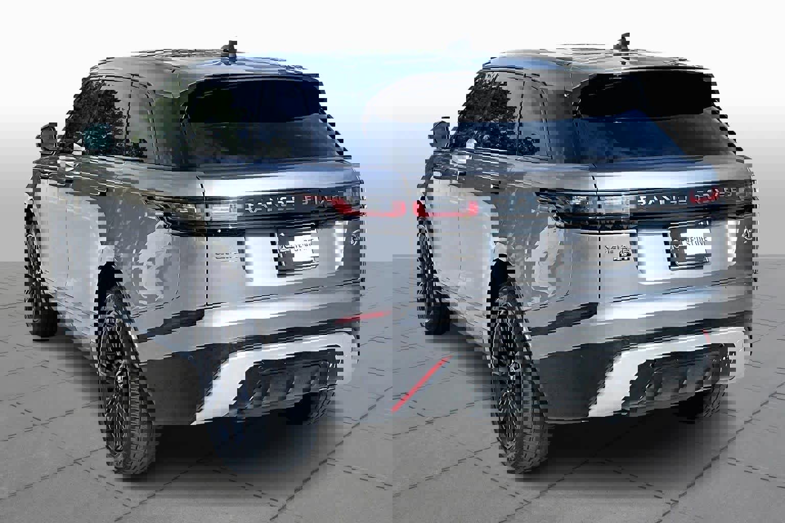 Used 2020 Land Rover Range Rover Velar R-Dynamic S image 12