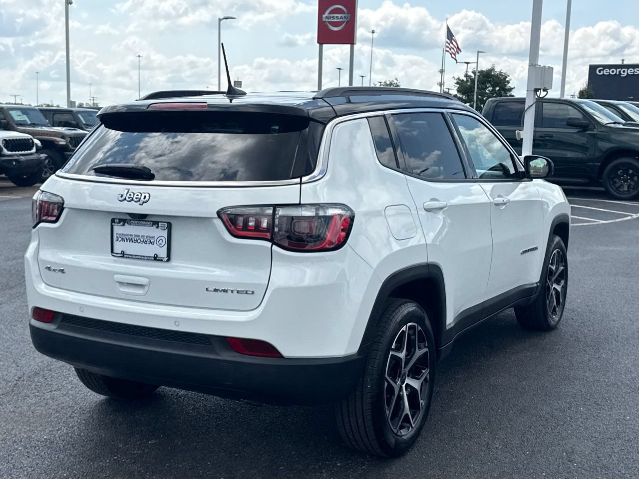 Certified 2025 Jeep Compass Limited AWD/4WD image 4