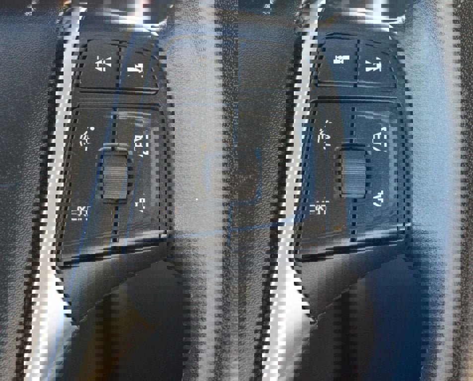 Used 2017 Volvo V60 T5 Cross Country w/ Convenience Package image 11