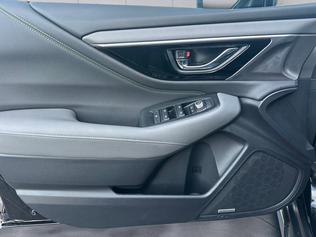 Used 2025 Subaru Outback Onyx Edition image 12