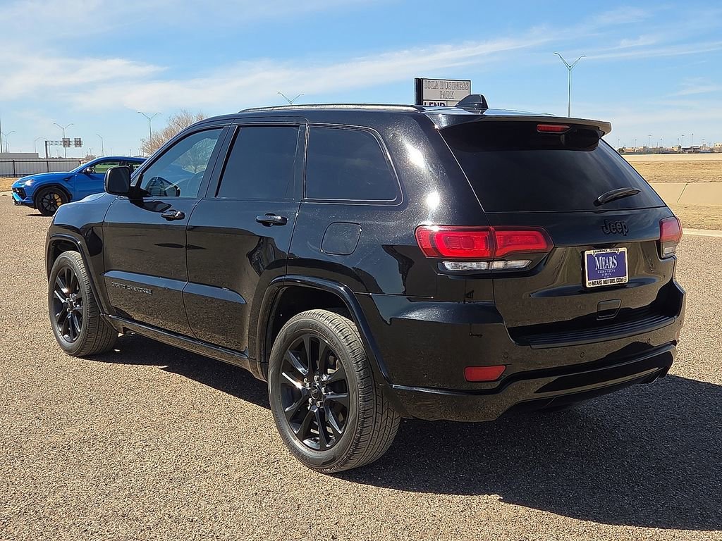 Used 2020 Jeep Grand Cherokee Altitude image 3