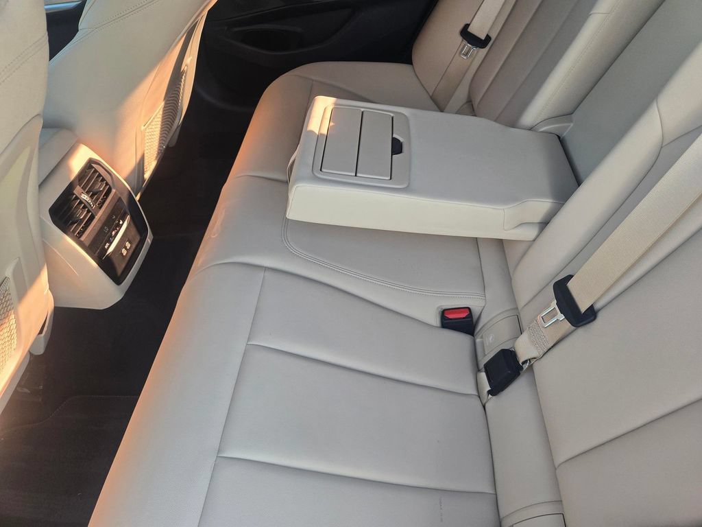 Used 2021 BMW 330i Sedan w/ Driving Assistance Package RWD image 5